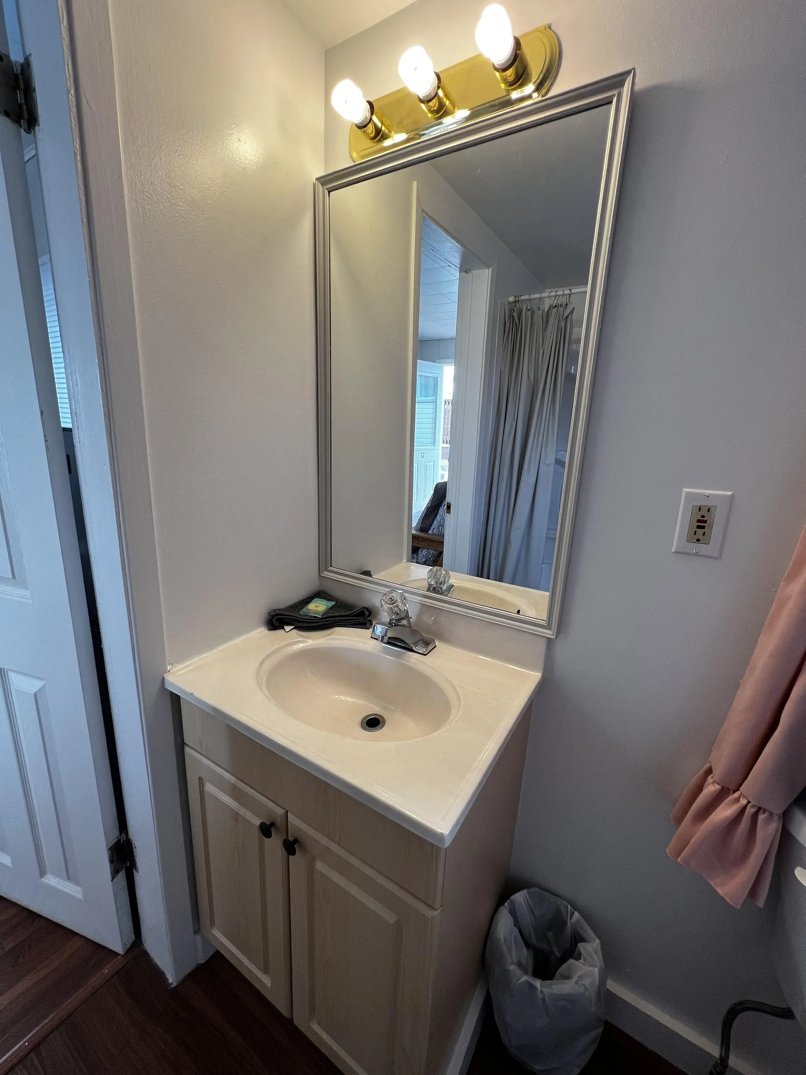 DL B1 - c 12 i000711 preview