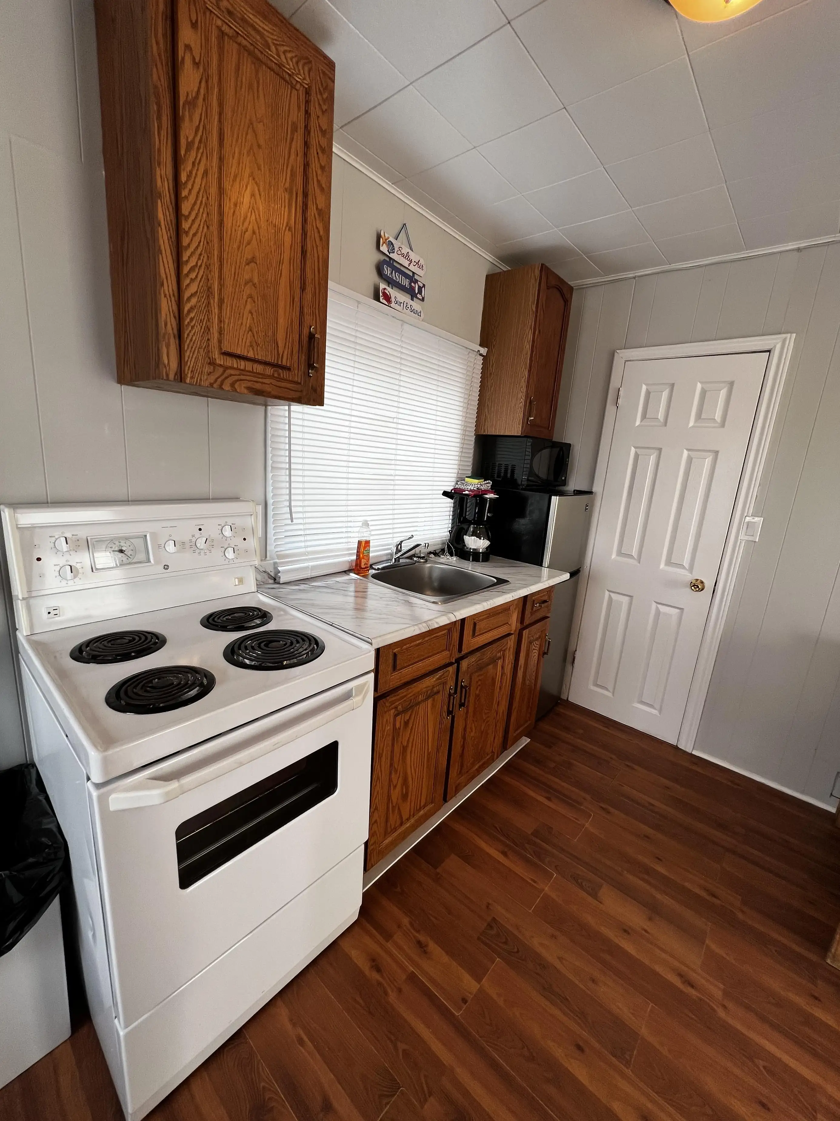 DL B1 - c 12 i007327 preview