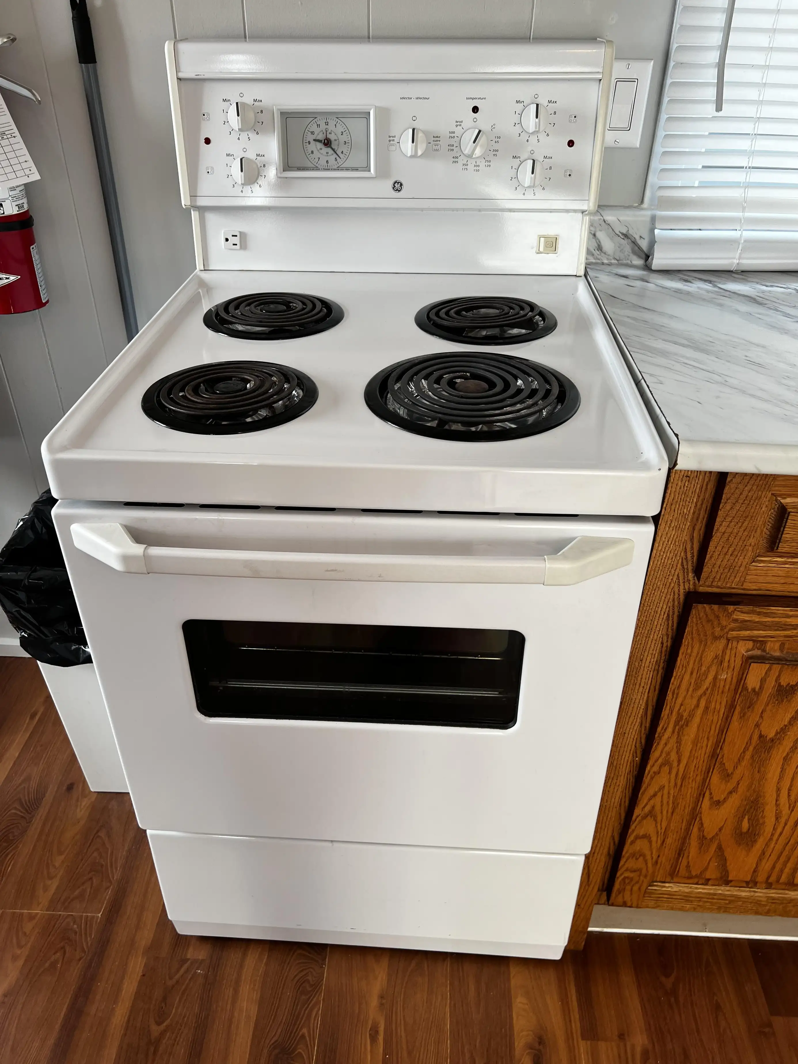 DL B1 - c 12 i072290 preview