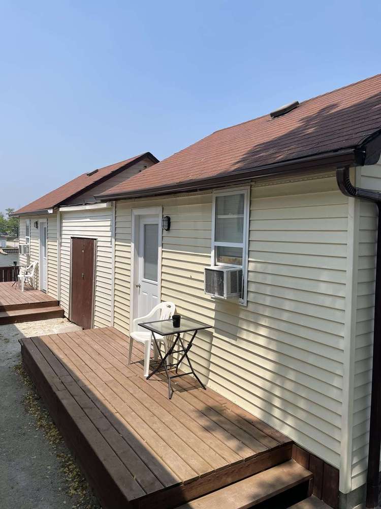 Dock Life Beach 1 - Cottage 14, Riverside Property, 1 Bdrm, 3min walk to Beach 1 Preview 0