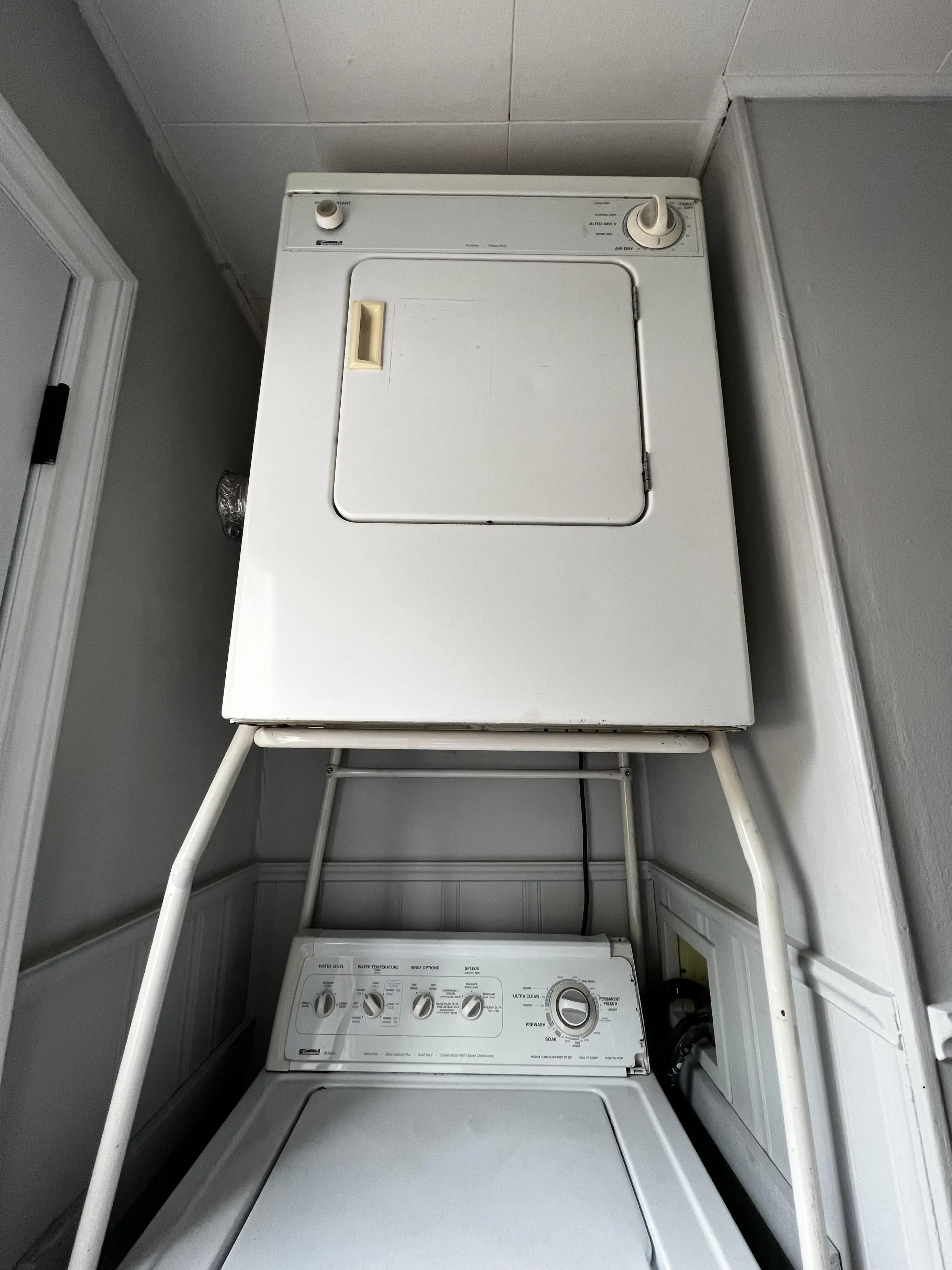 DL B1 - c 16 i090874 preview