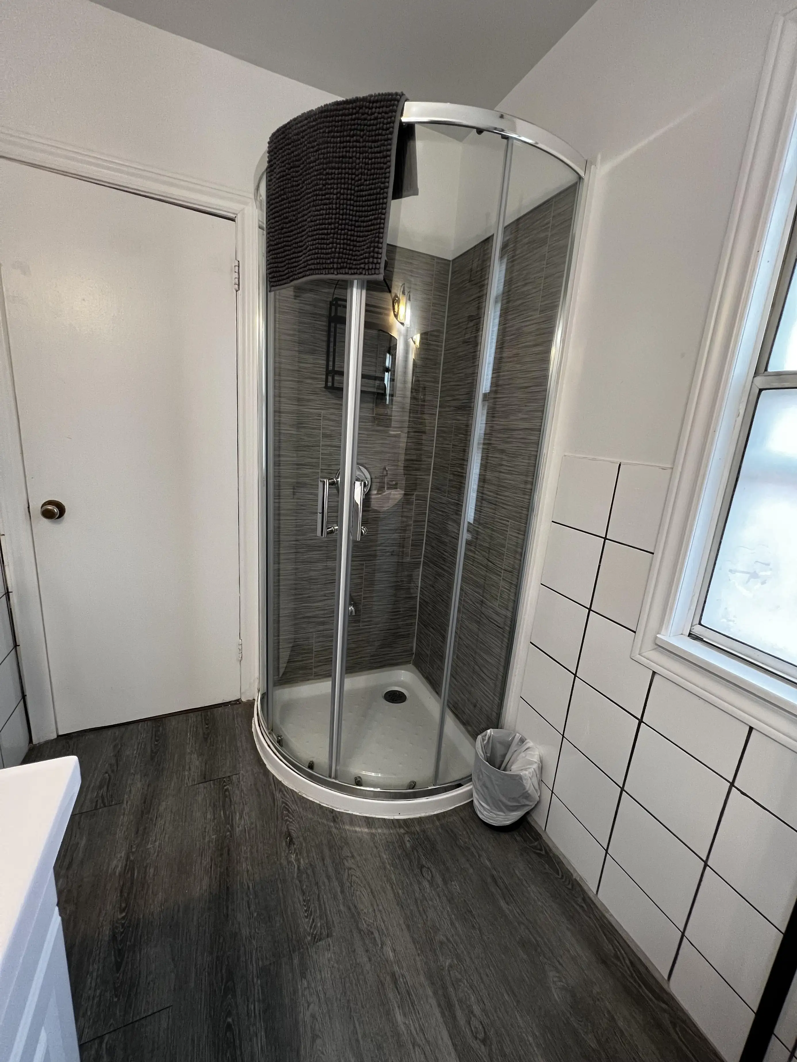 DL B1 - c 16 i093921 preview