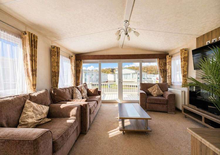 40076ND⭐ – North Denes, 2 bed, 6 berth caravan with decking. Opal rated. Preview 5