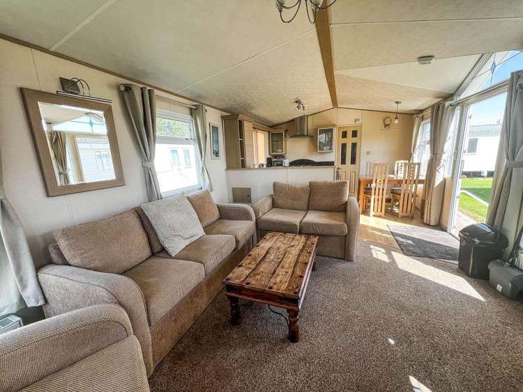 50010L⛱️ – Lapwing, 2 bed, 6 berth caravan with D/G & C/H. Opal rated. Preview 5