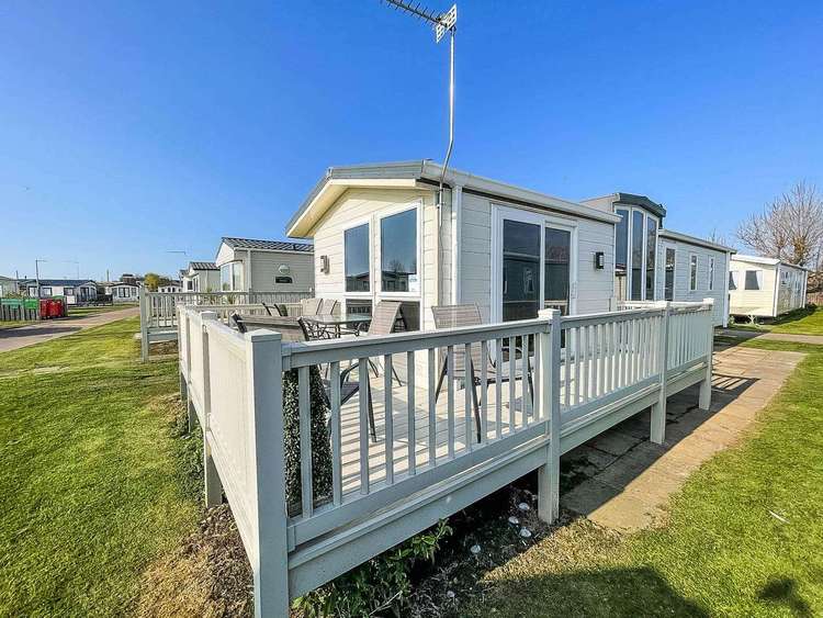 50048L⭐ – Lapwing, 2 bed, 6 berth caravan with decking, D/G & C/H. Opal rated. Preview 0