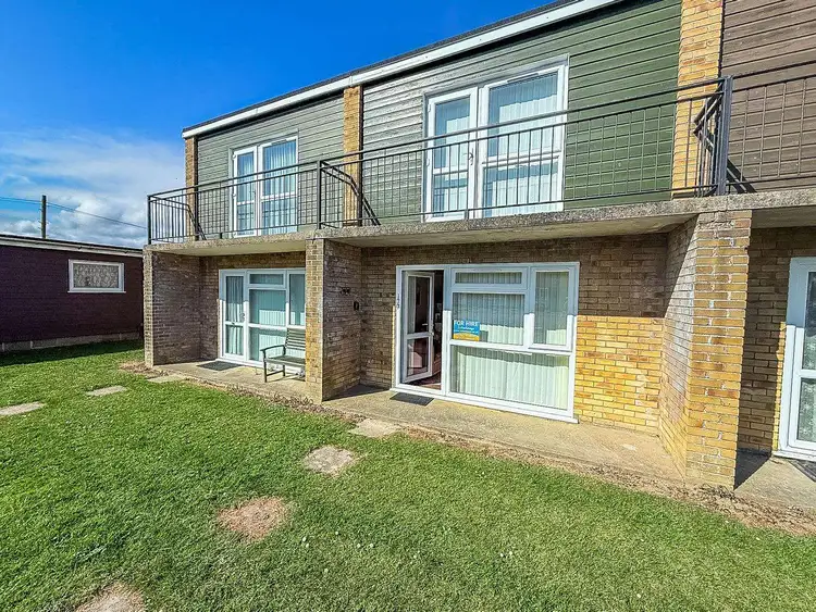 18177B⭐ – Bermuda, 2 bed, 4 berth chalet with D/G. Ruby rated. Preview 0