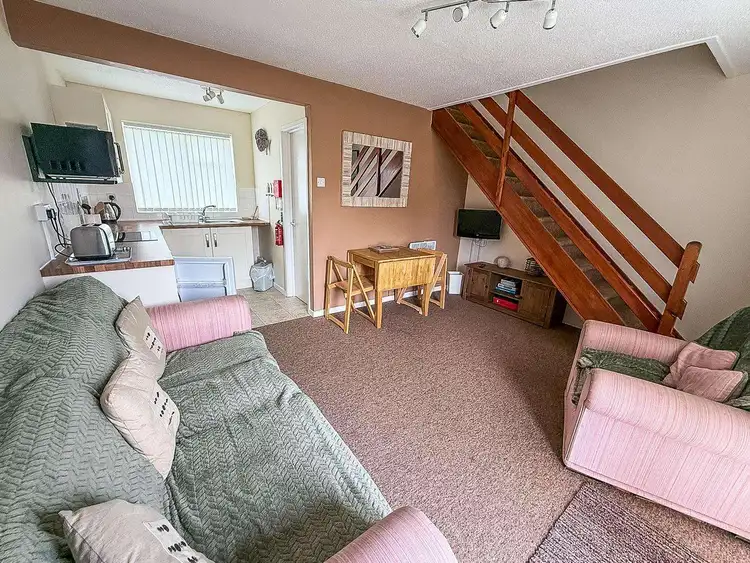18177B⭐ – Bermuda, 2 bed, 4 berth chalet with D/G. Ruby rated. Preview 2