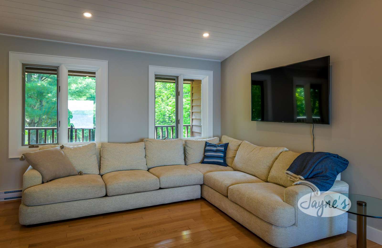 Kitchen Lounge