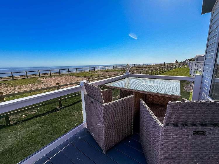 68007CR⭐ – Cresta area, 2 bed, 6 berth lodge with full sea views & decking. Platinum-Deluxe rated. Preview 1