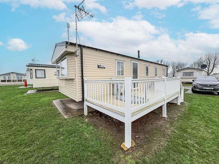 27471SW⭐ – Seawick, 3 bed, 8 berth caravan with decking, D/G & C/H. Opal rated. Preview 0