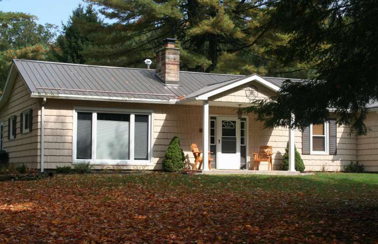 Spacious Sunset Maple Cabin Preview 0