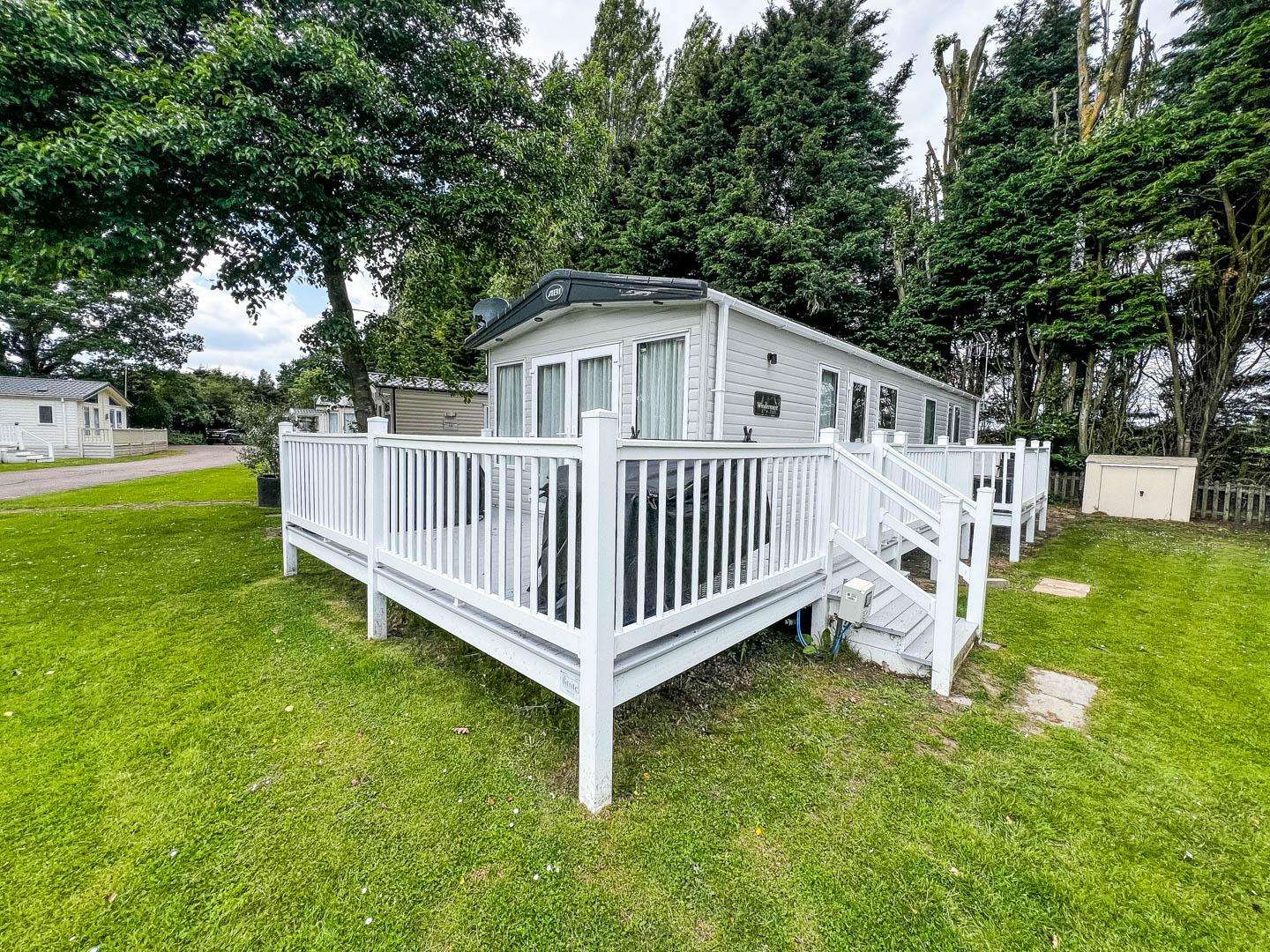 Enjoy a last minute holiday in a cosy static caravan with decking at Weeley Bridge Holiday Park, just a short drive from the best things to do in Clacton-on-Sea. - property