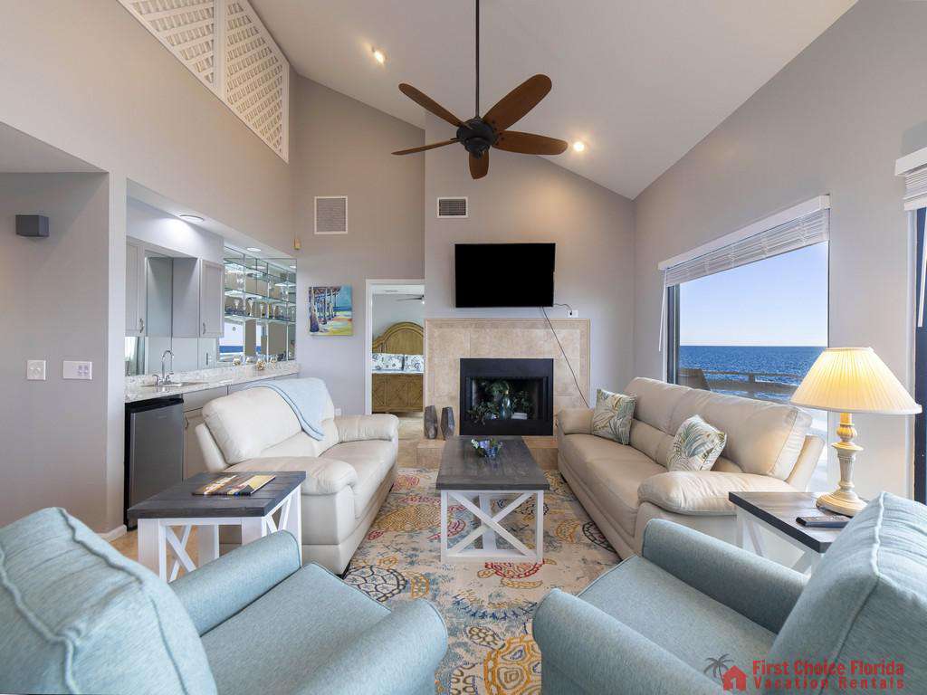 Sea Renity Living Room with TV