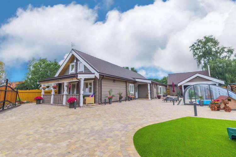 34079A – Dana Lodge, 14 berth villa with private pool & two hot tubs at Pentney Lakes. Pearl rated. Preview 0
