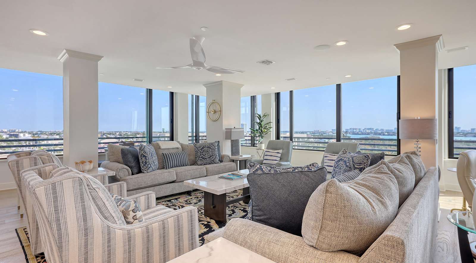 Beachfront Penthouse Lido Key 3/2 Condo - property
