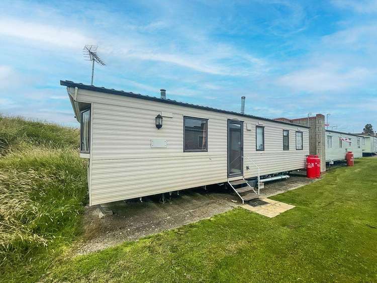 17275C⛱️ – Conifers area, 2 bed, 6 berth caravan. Emerald rated. Preview 0