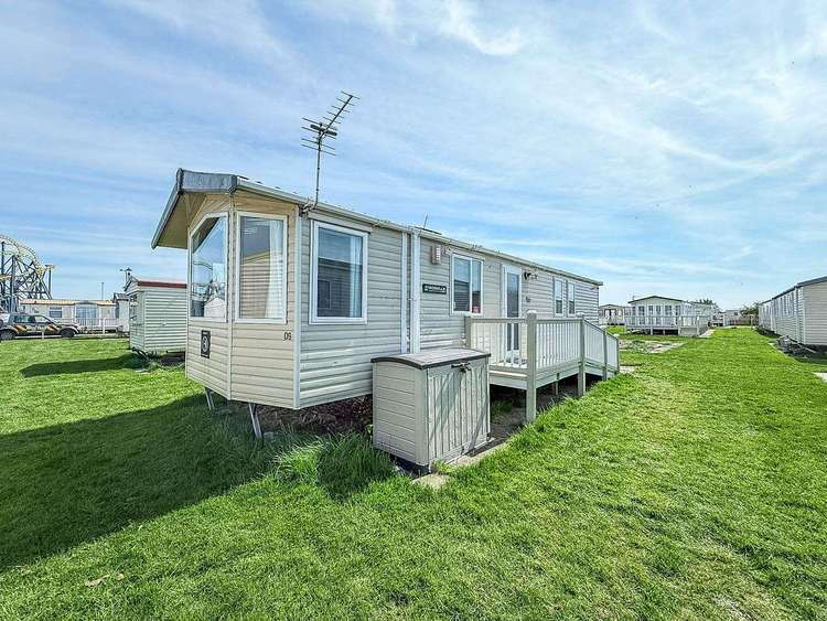 58009D⛱️ – D area, 2 bed, 6 berth caravan with D/G & C/H. Opal rated. Preview 0