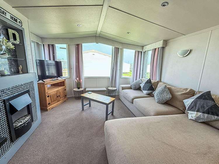 58009D⛱️ – D area, 2 bed, 6 berth caravan with D/G & C/H. Opal rated. Preview 4