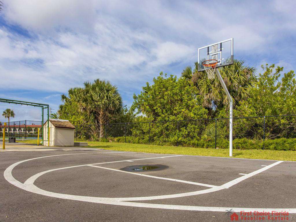 Anastasia Condo - Basketball Court