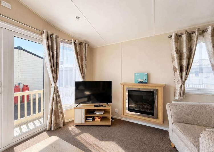 45010MV⛱️(area D), 2 bed, 6 berth caravan with decking. Opal rated. Preview 5