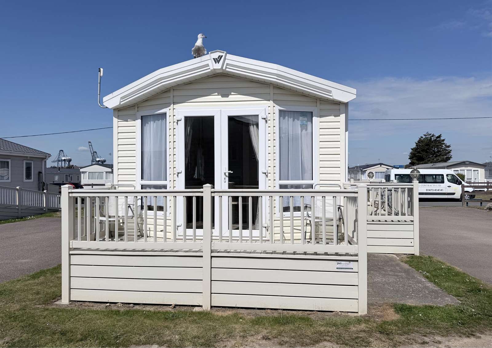 Get ahead of the crowds and secure your perfect seaside holiday for 2026 in this dog friendly, 6 berth static caravan. Picture yourself relaxing on the outdoor decking, enjoying the sea breeze in Felixstowe, Suffolk, with the beach just moments away. - property