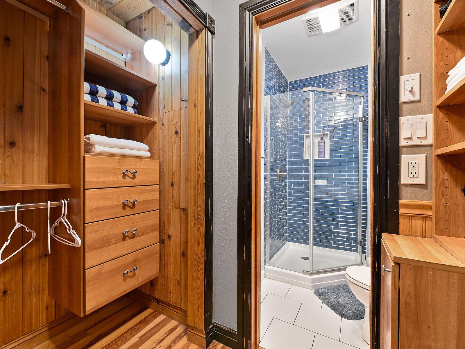 Entrance Storage Space w/Bathroom