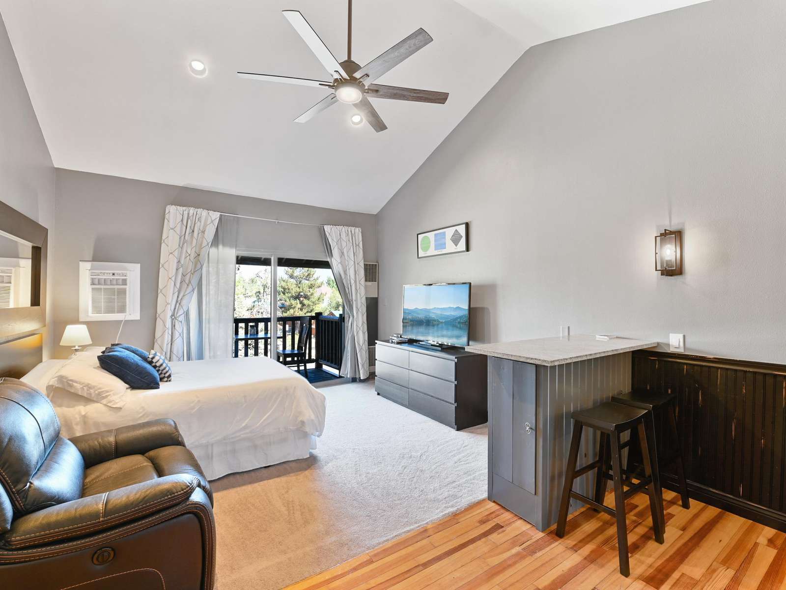 Living Space w/Natural Lighting