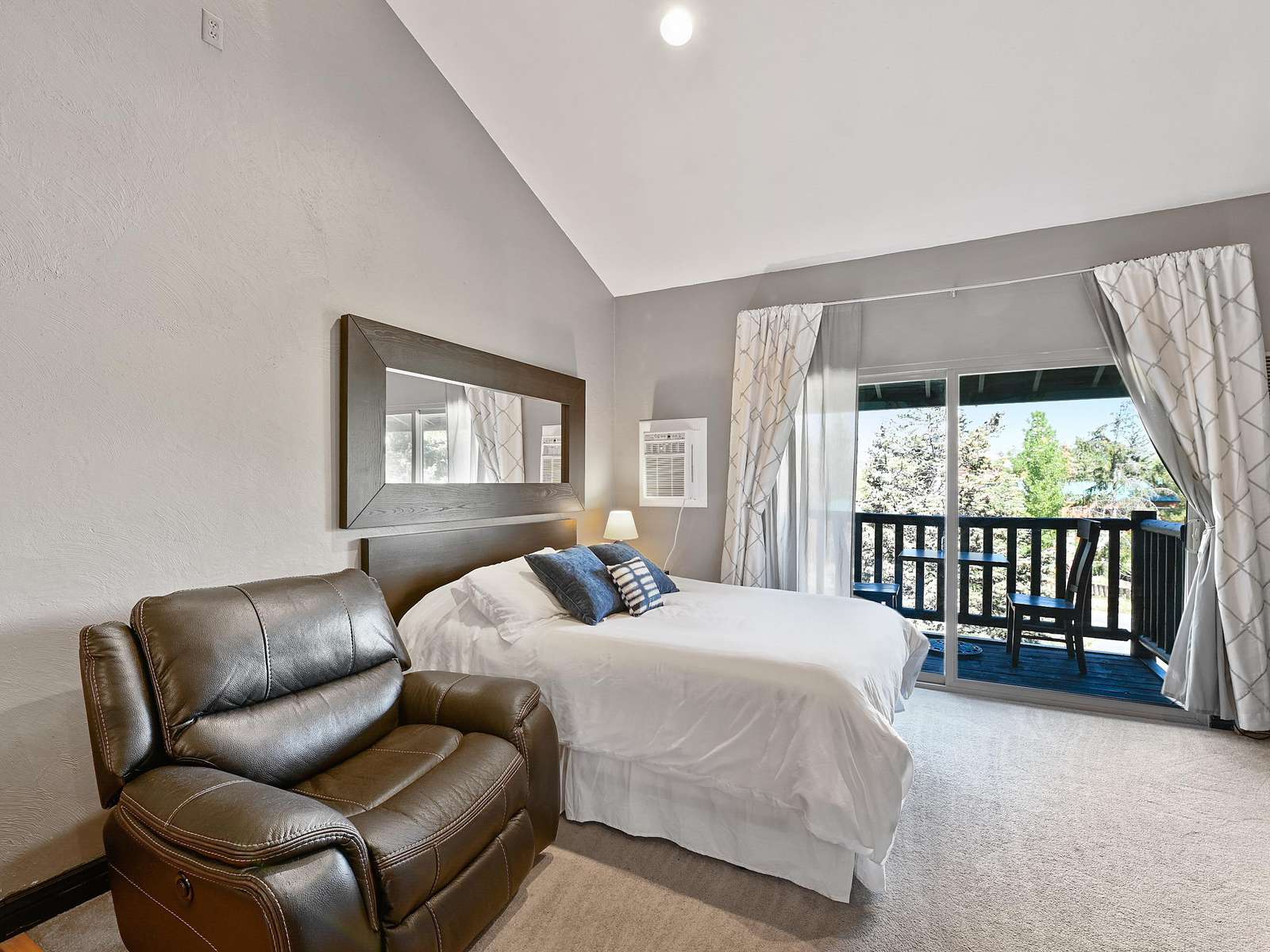 Living Space w/Recliner