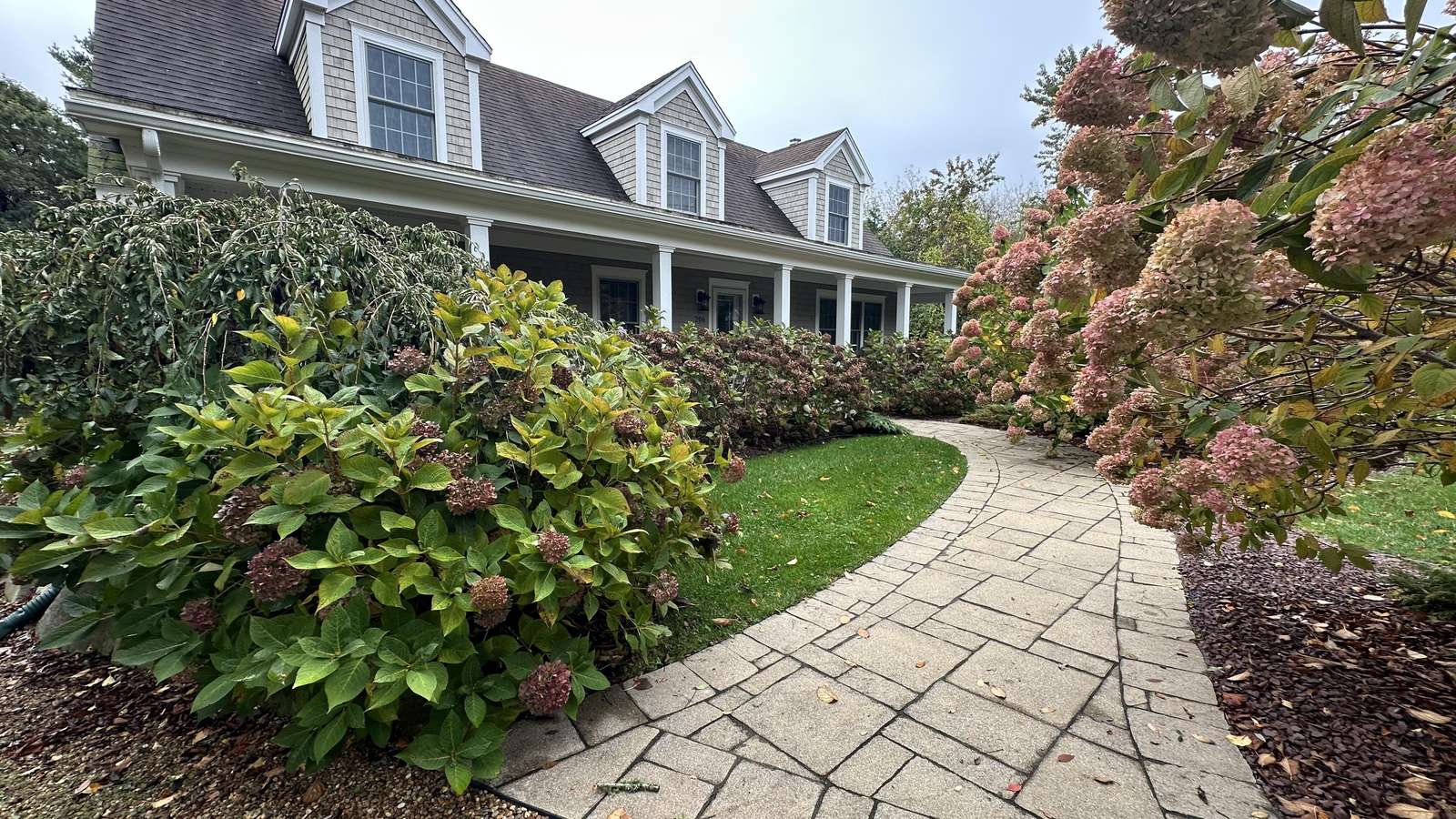 Island Ease on Spring Hill - The Perfect Vineyard Haven Vacation Base Preview 0