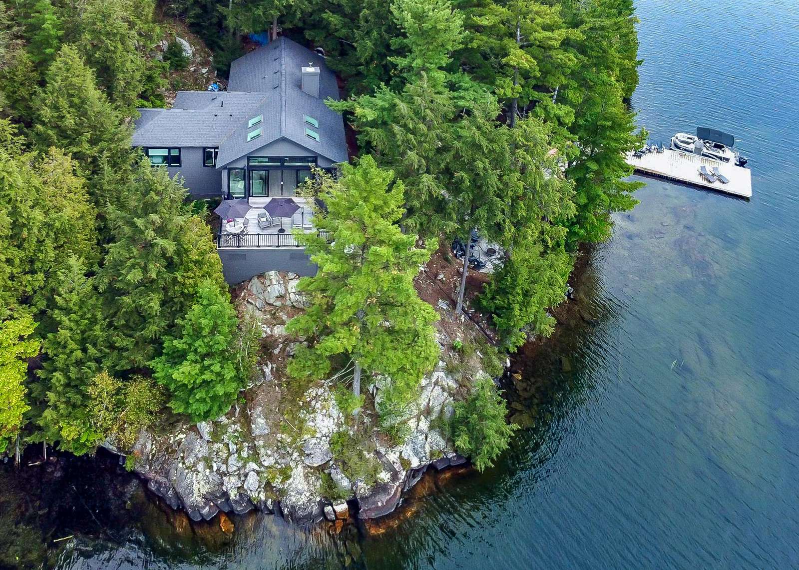 Bella Vista on Lake Joe - property