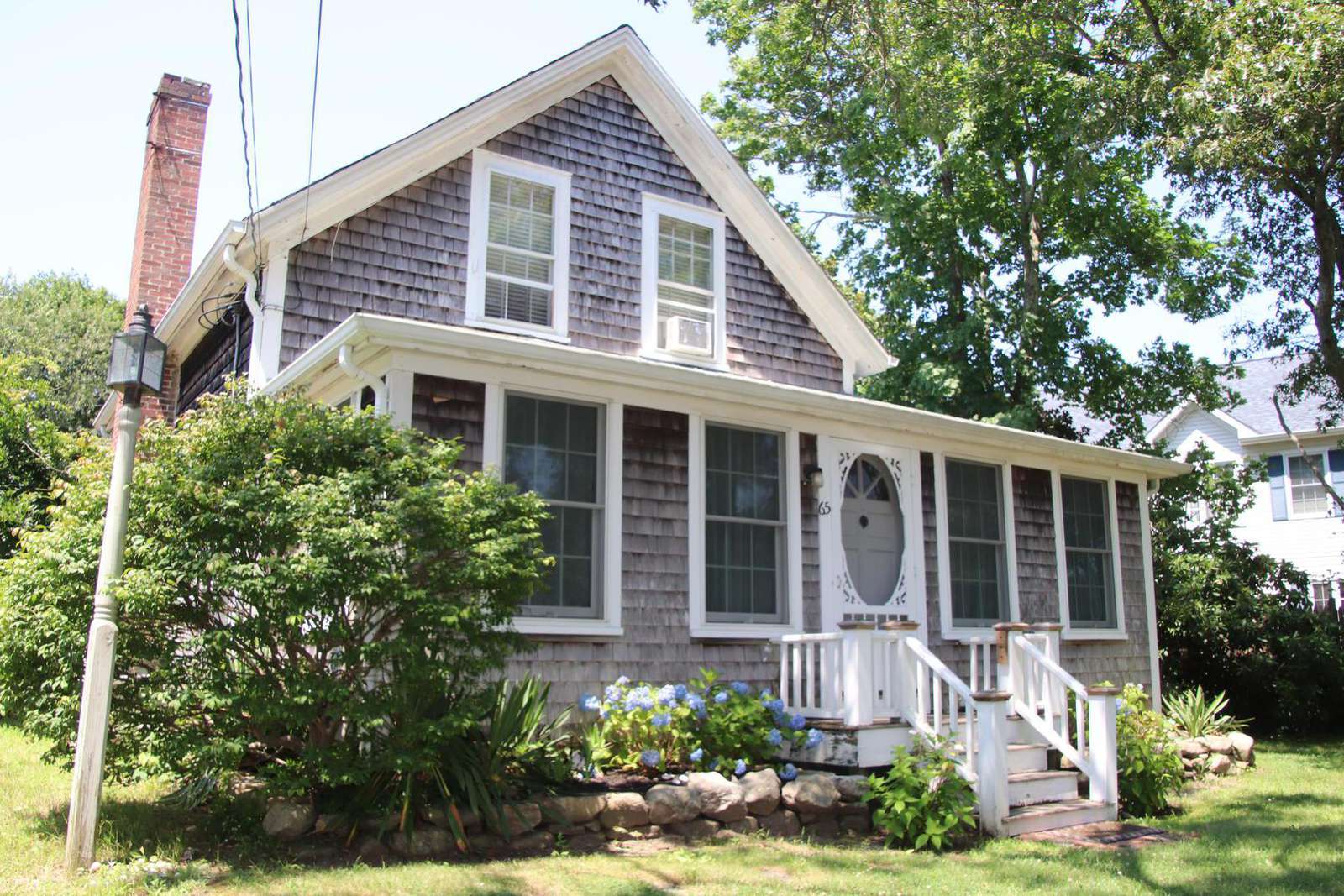 Classic Island Cottage Near Town and Beaches Preview 0