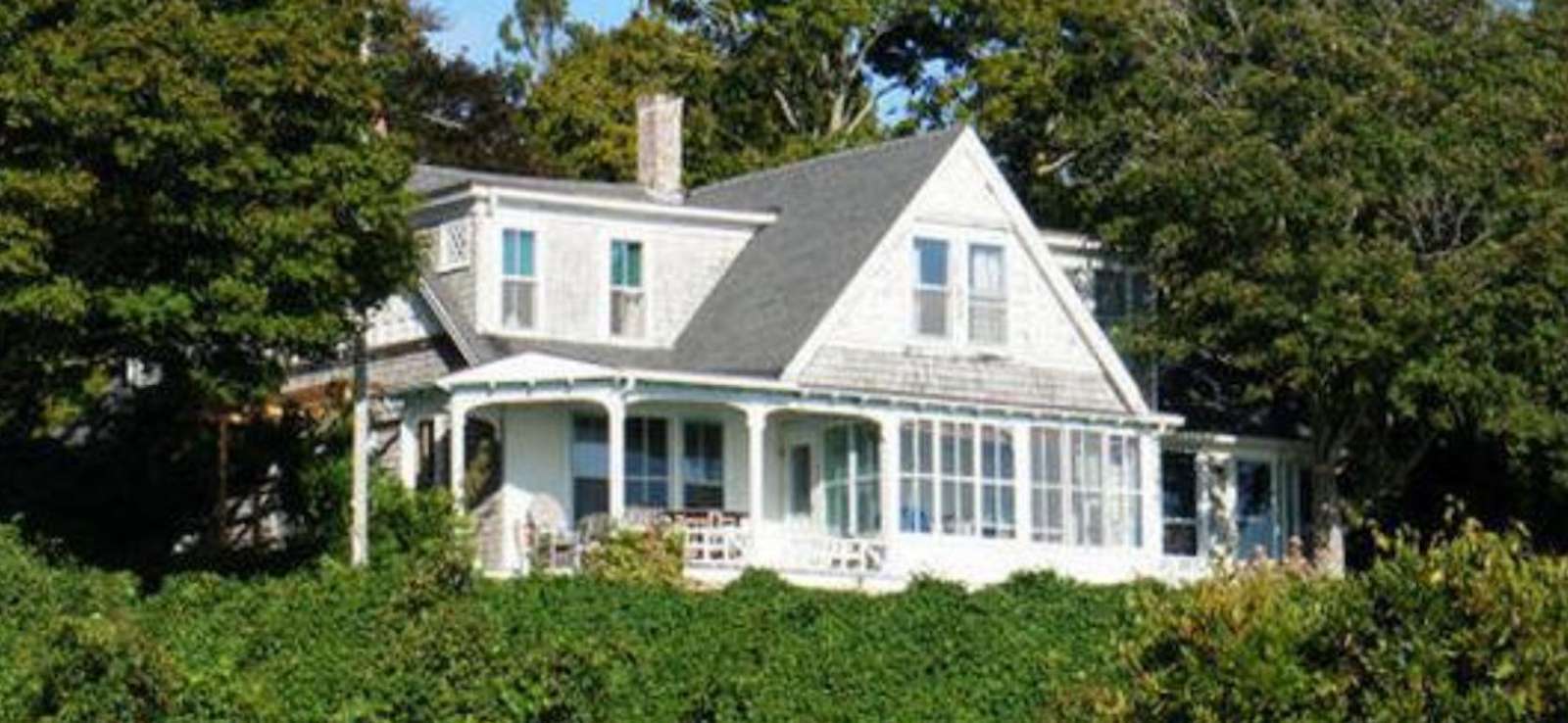 Harbor-facing Elegance — 5-Bedroom Waterfront Retreat Preview 0