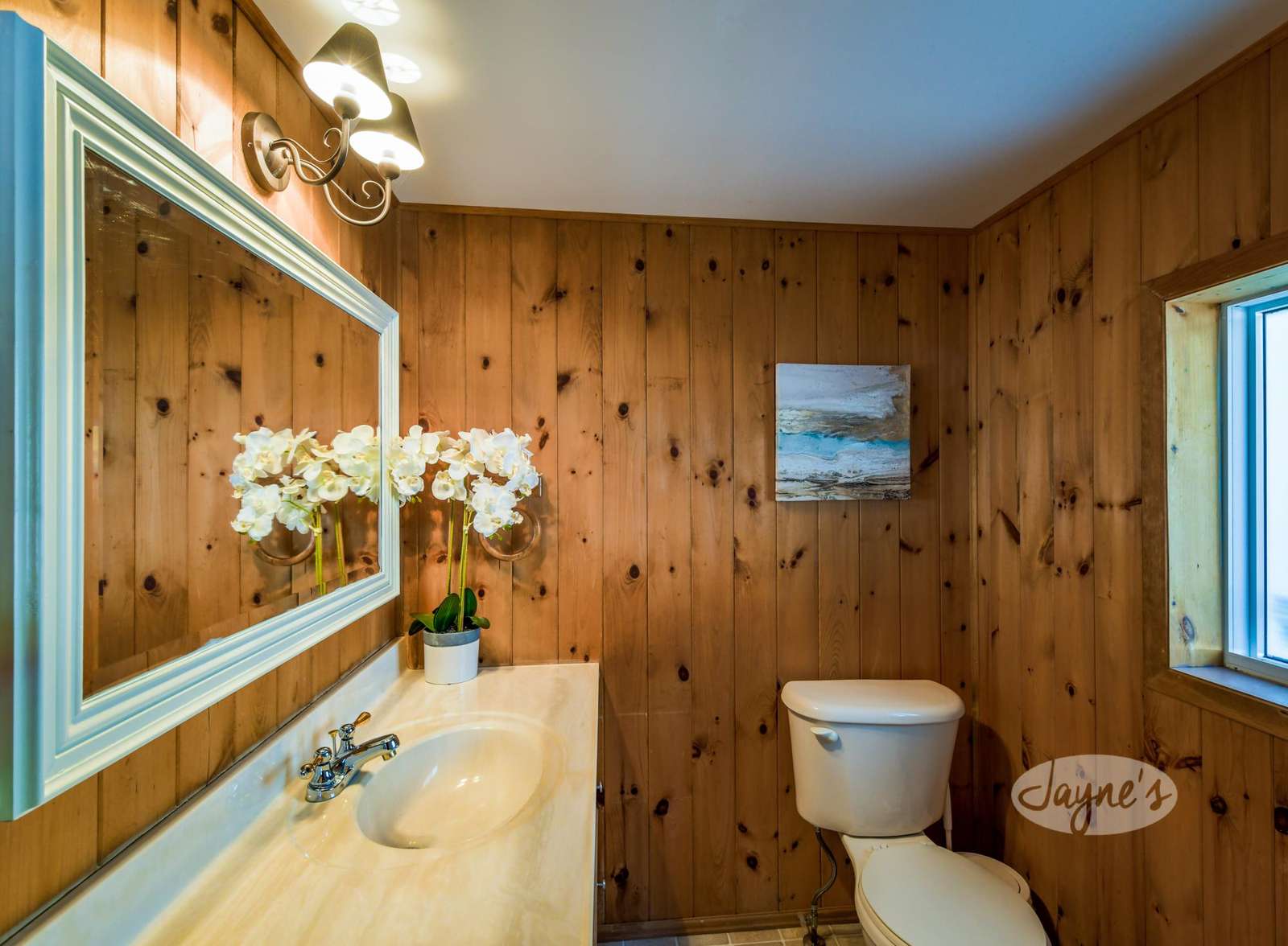 The Honeymoon Suite - Bathroom