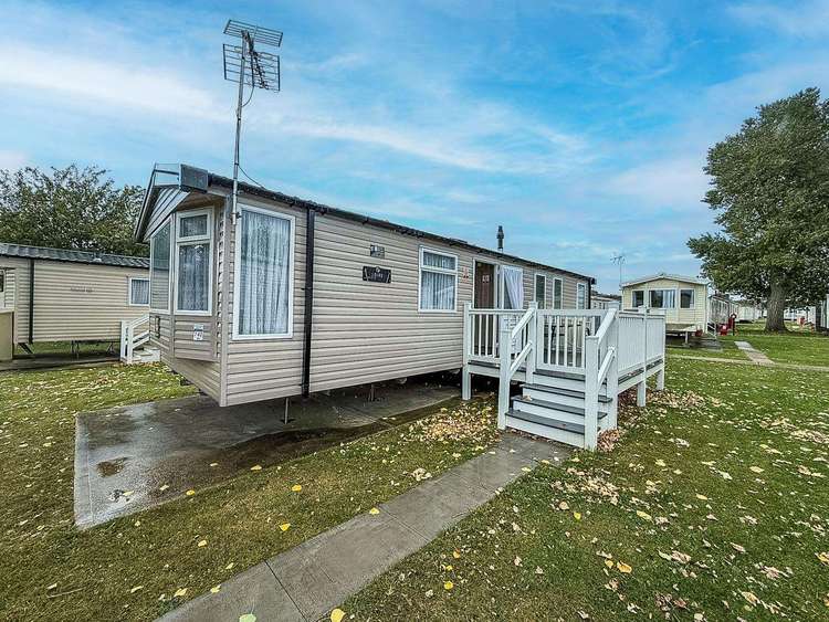 26740WR⛱️ – Willow Rise area, 3 bed, 8 berth caravan with decking. Opal rated. Preview 0