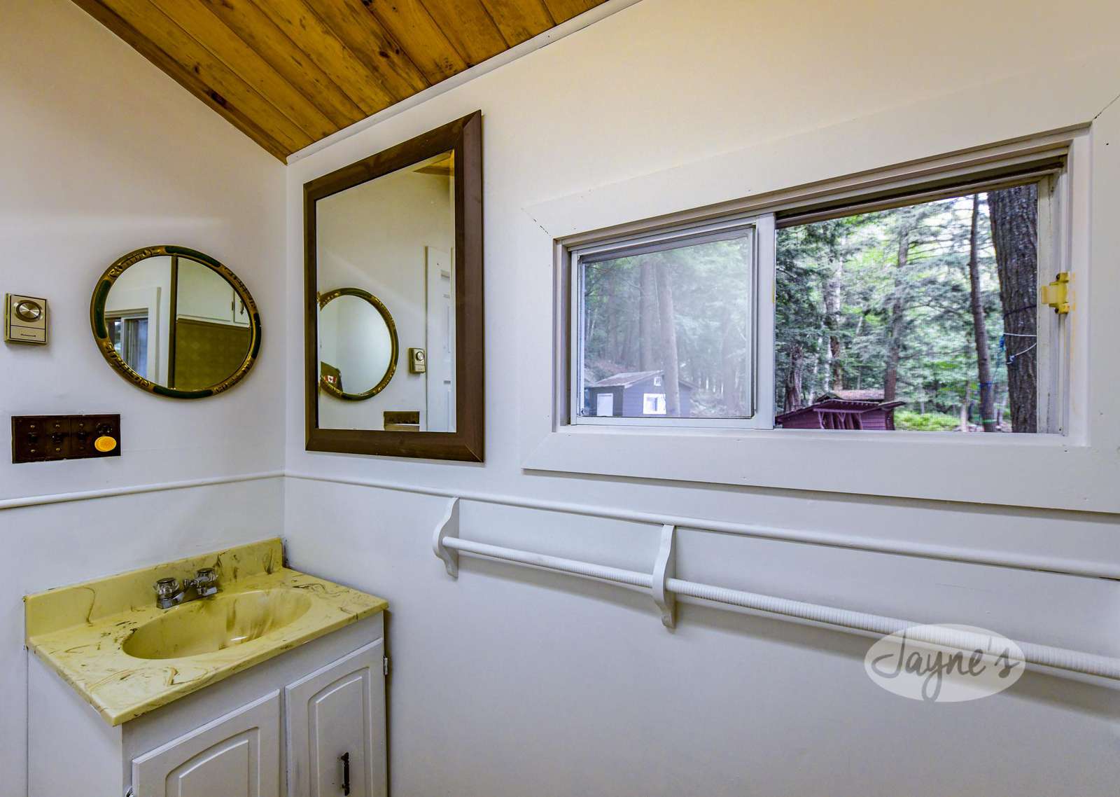 Bunk House - Bathroom