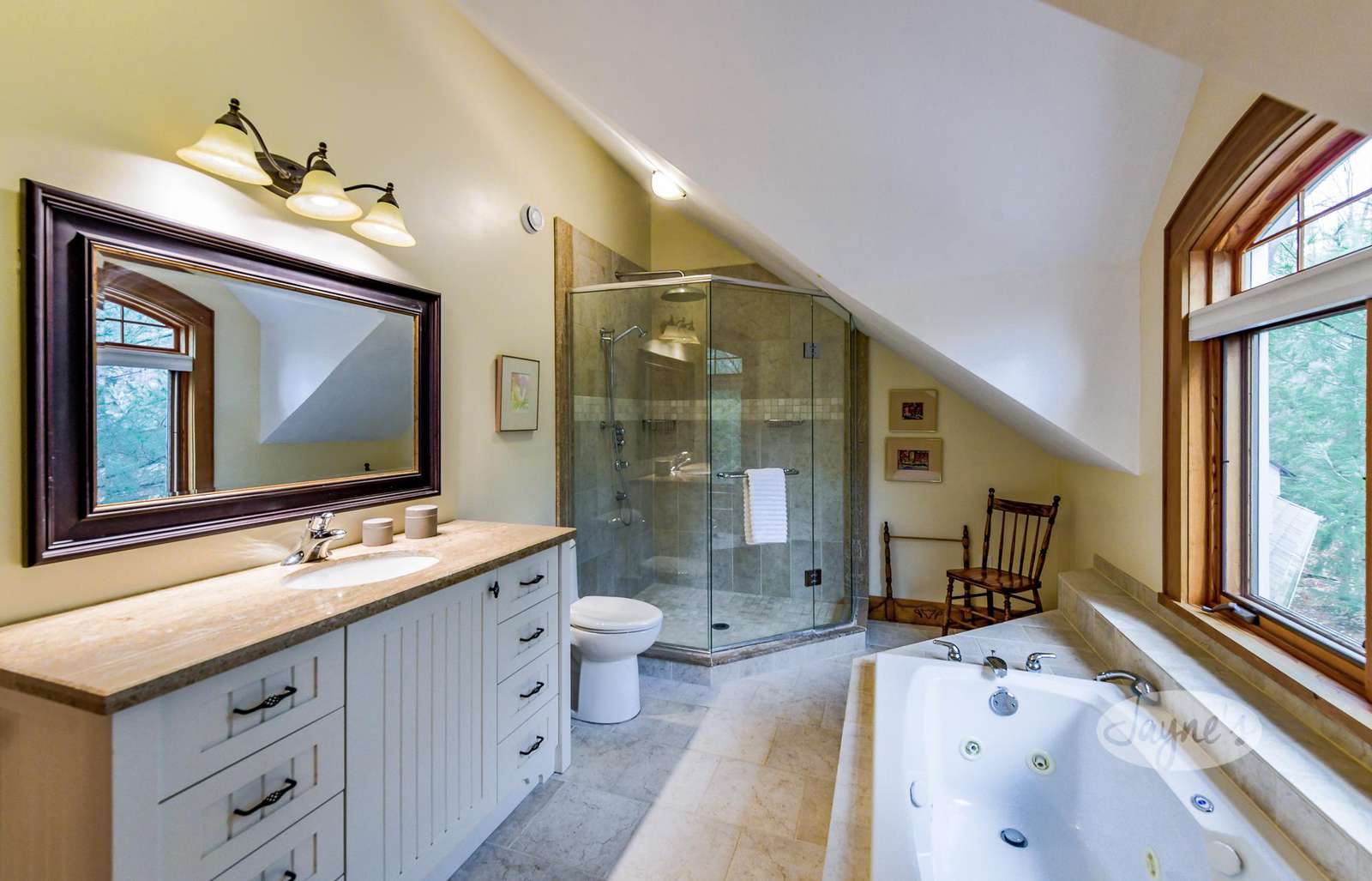 Bathroom 2 - Upper Level