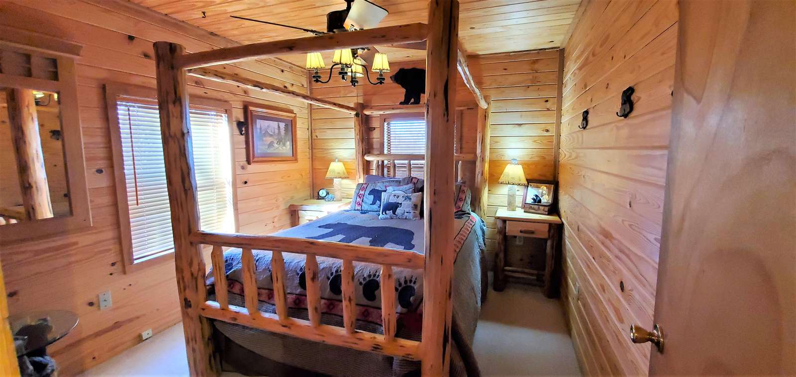 Bedroom with queen bed