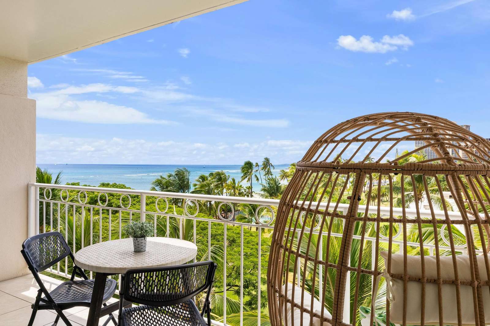 Gorgeous Waikiki Beachfront 1Bdrm - Waikiki Shore 610, steps from the sand! Preview 0