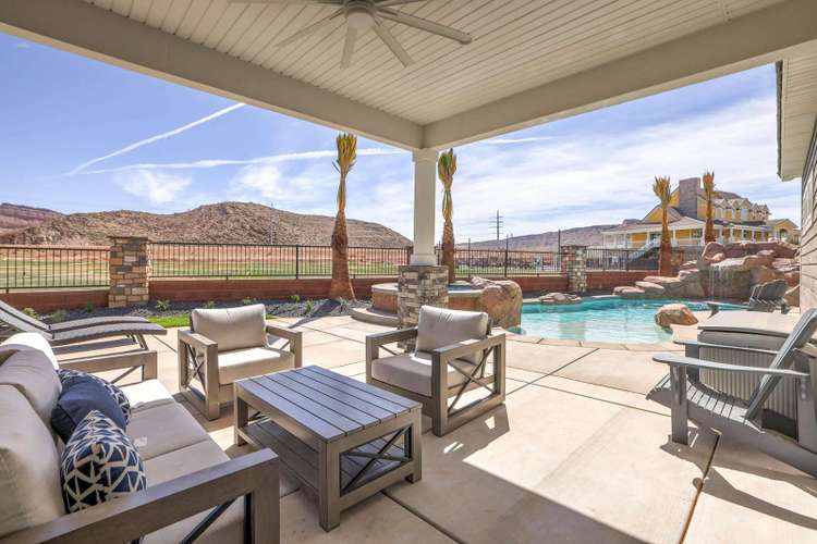 Desert Oasis Villa Preview 0