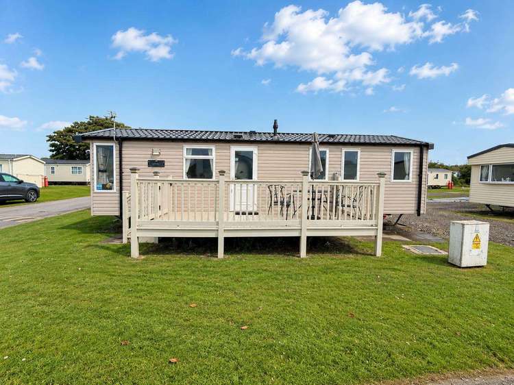 35243KG⛱️ – Kingfisher Gardens area, 3 bed, 6 berth caravan with decking. Opal rated. Preview 0