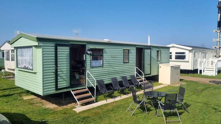 21008E⛱️ – Elstow area, 3 bed, 8 berth caravan close to amenities. Emerald rated. Preview 0