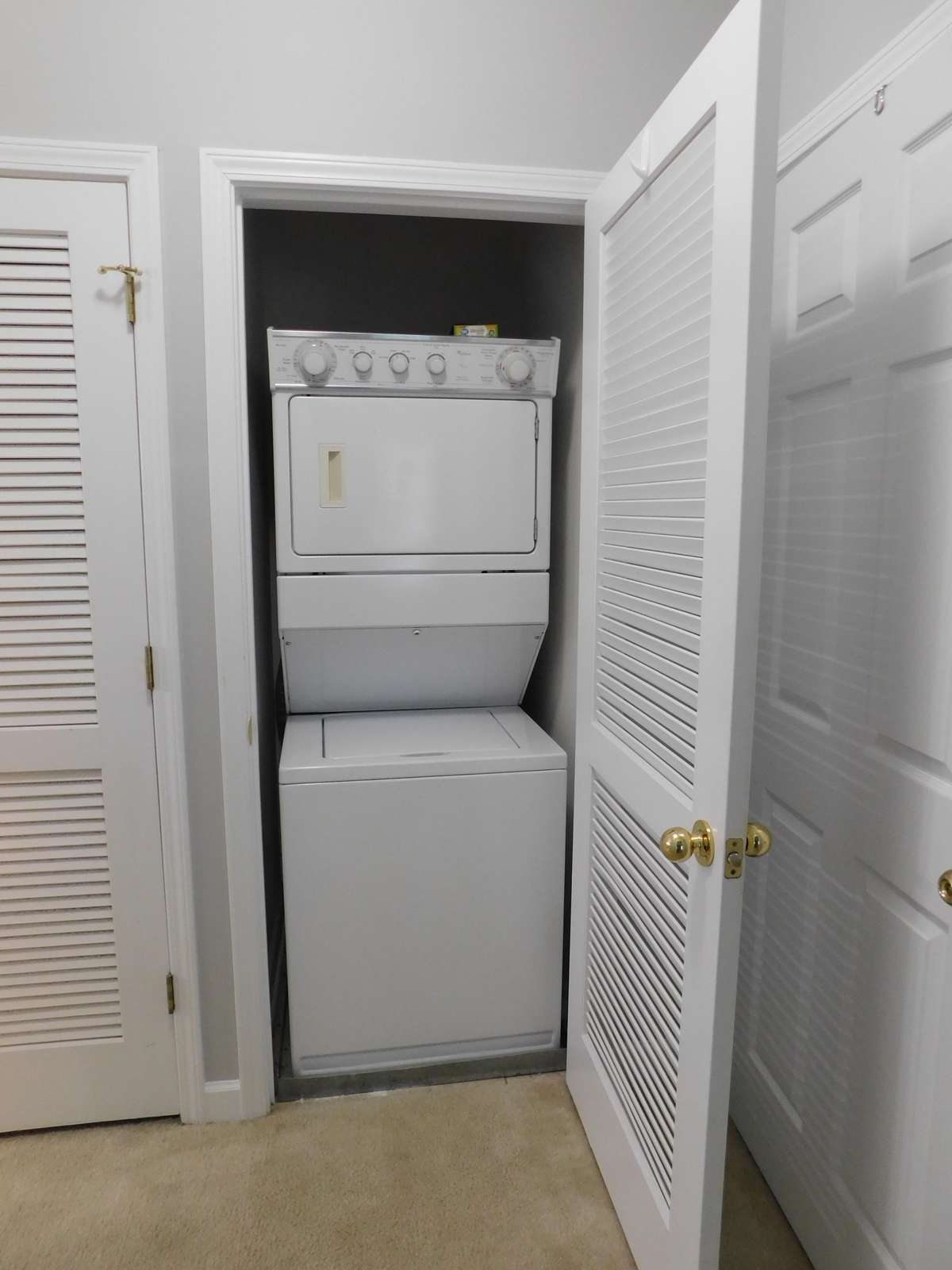 washer/dryer closet
