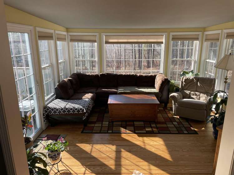 Beautiful 3 Bedroom with Waterfront View Preview 0