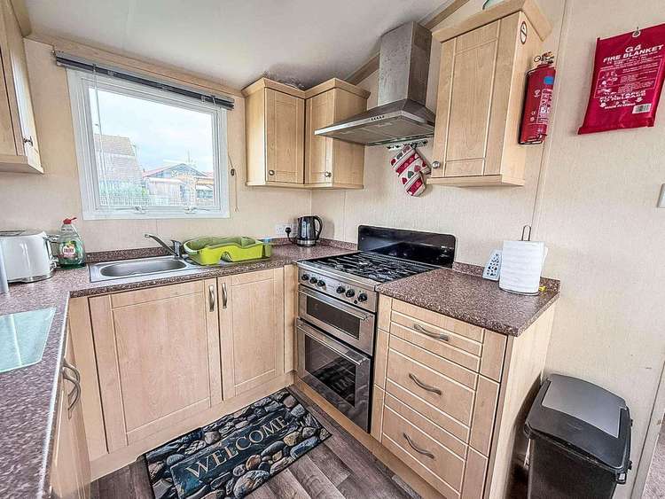 17071P⛱️ – Pines area, 2 bed, 6 berth caravan with side decking, D/G and C/H. Opal rated. Preview 5