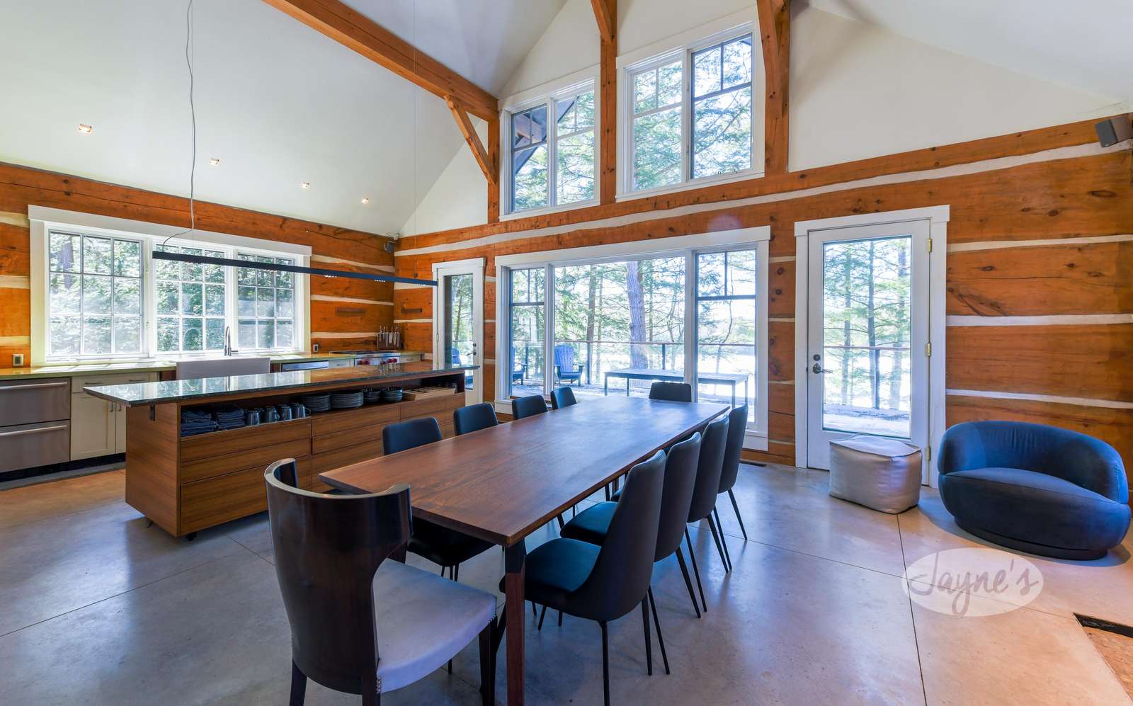 Dining & Kitchen