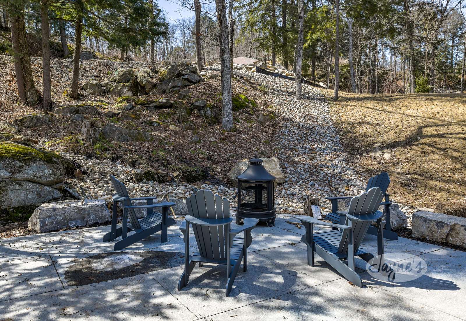 Fire Pit & Seating
