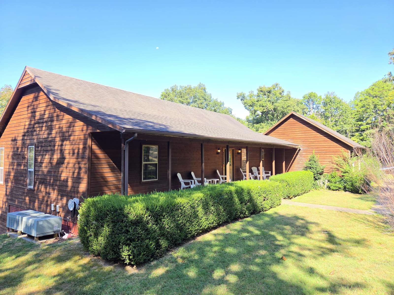 BONNIE'S-Lakefront-Wooded-Sleeps 14! - property