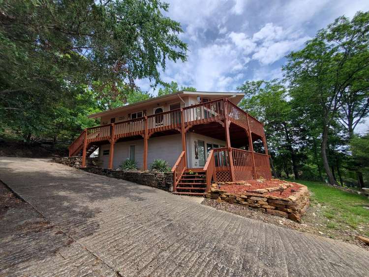 Chateau Pharrview-Huge Lake View-Close to Marina Preview 0
