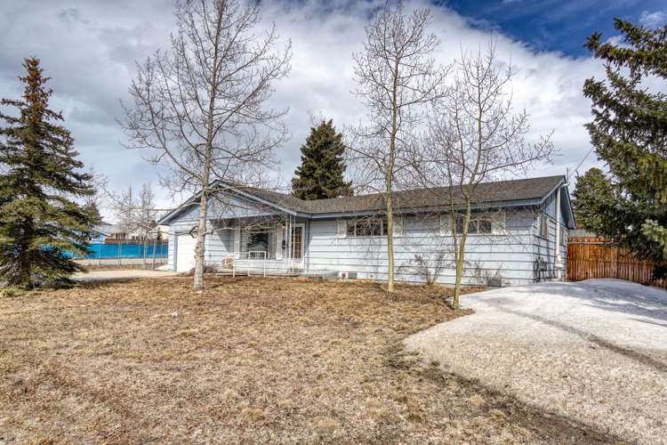 Cozy Bear Cottage- Nice large home in town. Close to Ski Cooper! Preview 0