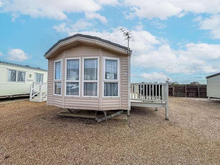 13019L⛱️ – Lee’s Caravan, 3 bed, 6 berth caravan with decking. Ruby rated. Preview 0